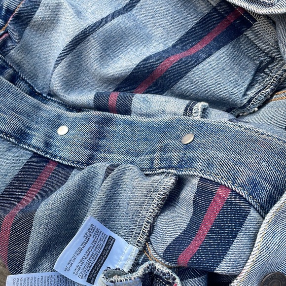 Levi’s Trucker Jean Jacket - Picture 9 of 13